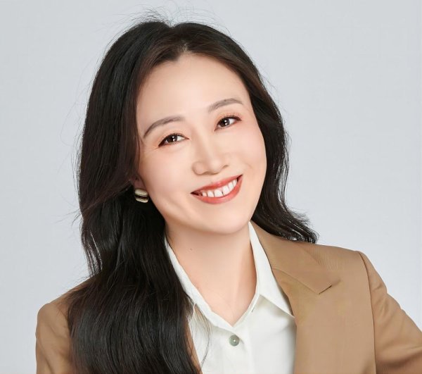 证券配资门户网 兴业银行去年营收、净利润V形反转，董监高带头降薪超300万元